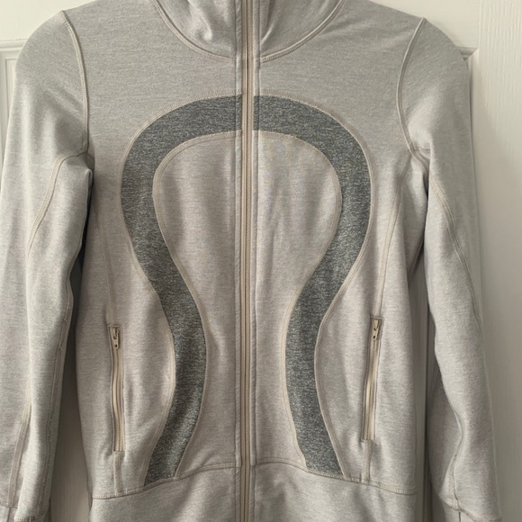 Lululemon In Stride Jacket Size 2 - Picture 3 of 5
